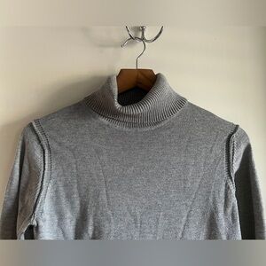 Turtleneck sweater size M -philosophy brand